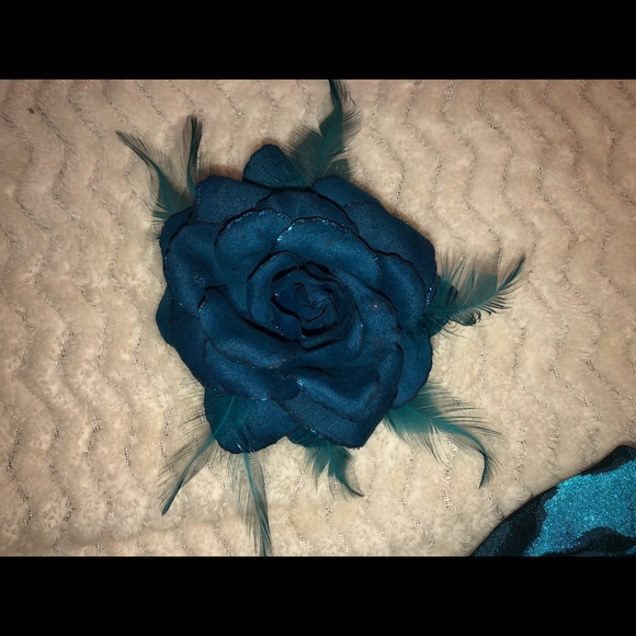 Dress - Picture 2 of 5